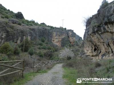 Travesía de senderismo desde El Atazar a Patones - Barranco de Patones; accesorios para senderismo